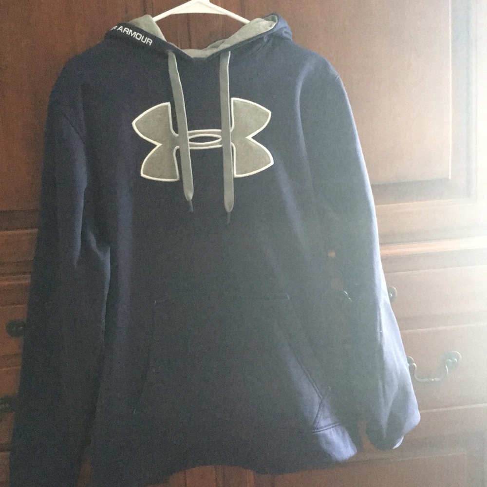Men's Under Armour sweatshirt